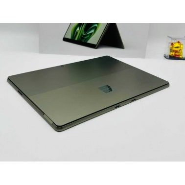 Microsoft Surface Pro 9 13″ – i5-1235U, 8GB RAM, 256GB SSD 2-in-1 Laptop