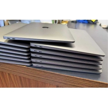 Apple MacBook Air 13-inch 2020 – M1 / Intel, 8GB RAM, 256GB SSD, Lightweight Laptop